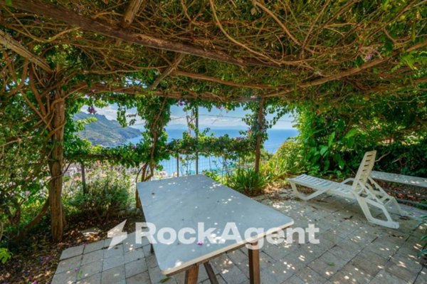 casa indipendente in vendita a Ravello in zona Torello