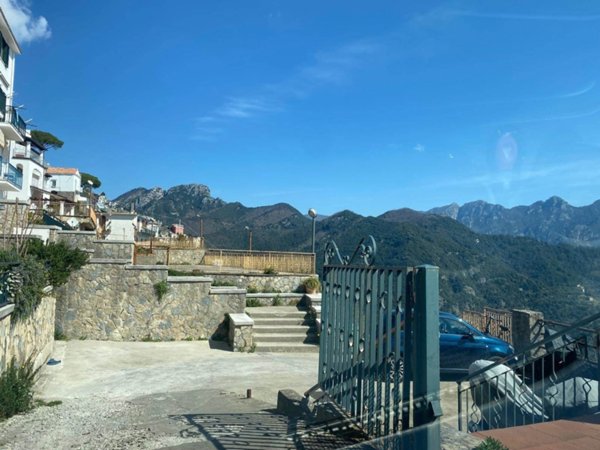 negozio in vendita a Ravello in zona San Pietro alla Costa