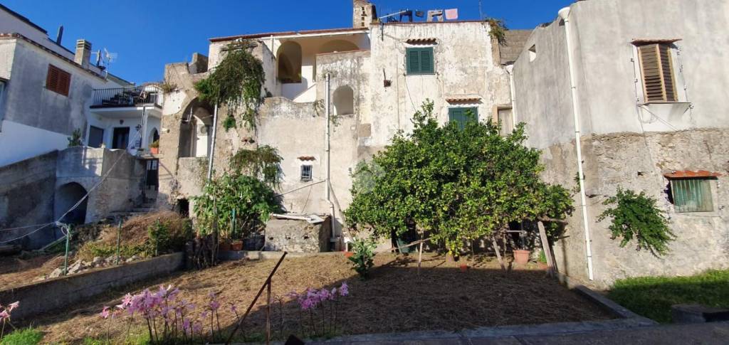 casa indipendente in vendita a Ravello in zona Torello