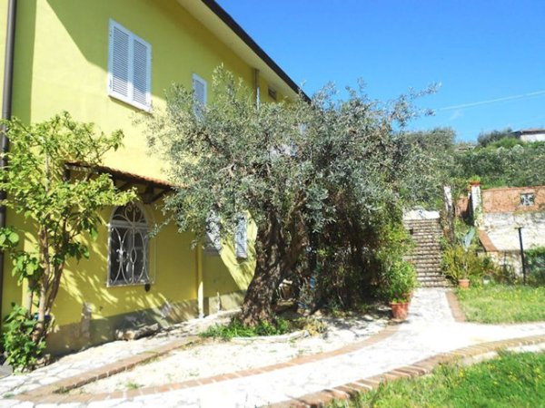 casa indipendente in vendita a Roccadaspide in zona Fonte