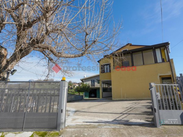 casa indipendente in vendita a Roccadaspide