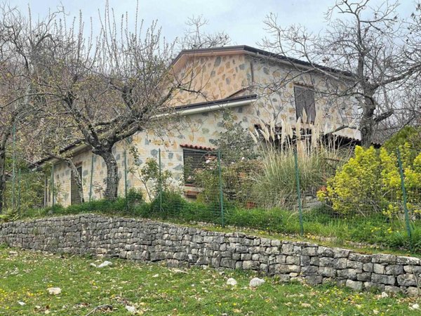casa indipendente in vendita a Roccadaspide