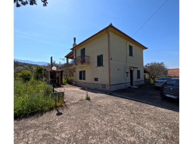 casa indipendente in vendita a Roccadaspide in zona Isca