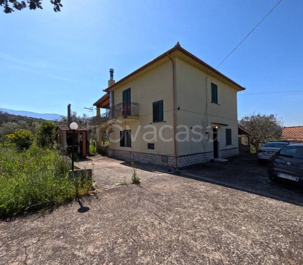 casa indipendente in vendita a Roccadaspide in zona Isca