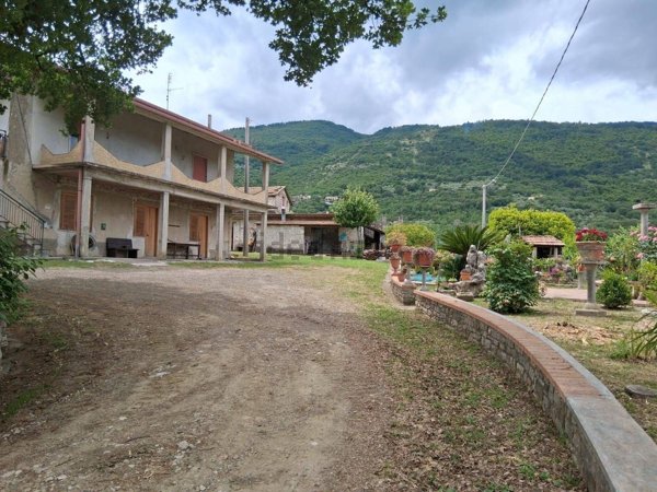 casa indipendente in vendita a Roccadaspide in zona Casalotti