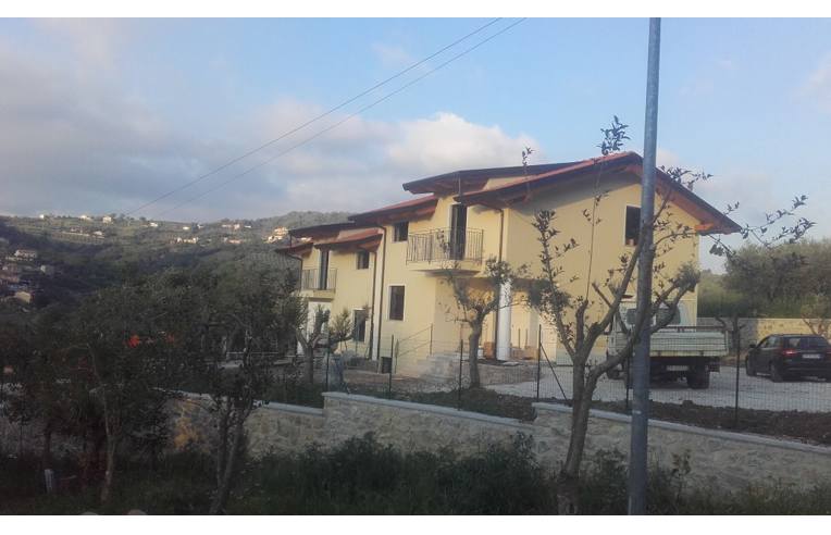 casa indipendente in vendita a Roccadaspide in zona Fonte