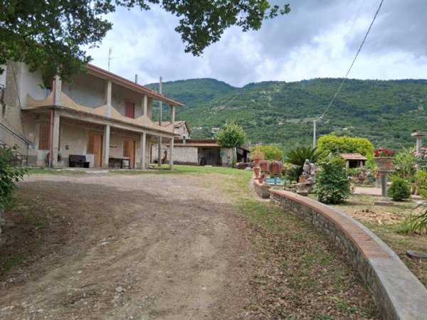 casa indipendente in vendita a Roccadaspide in zona Casalotti