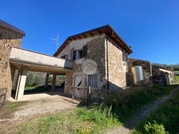 casa indipendente in vendita a Roccadaspide in zona Tempalta