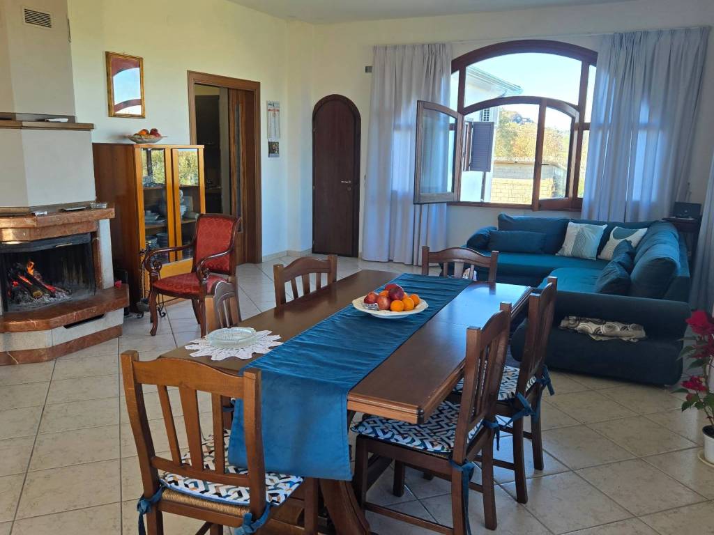 casa indipendente in vendita a Roccadaspide in zona Fonte