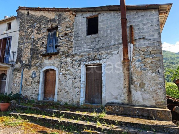 casa indipendente in vendita a Roccadaspide in zona Serra
