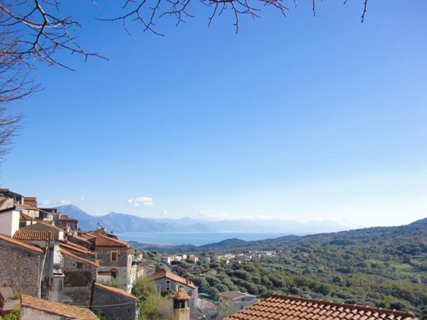 casa indipendente in vendita a Roccagloriosa