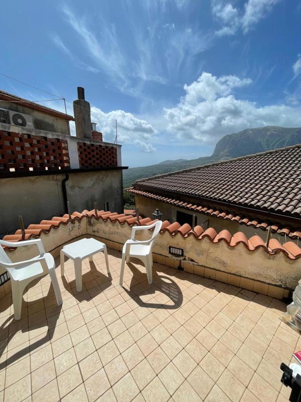 casa indipendente in vendita a Roccagloriosa