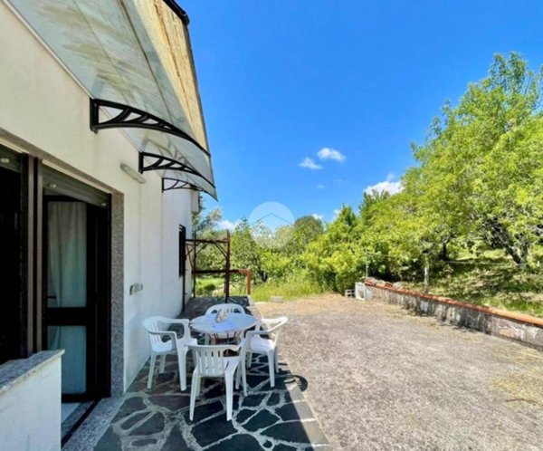 casa indipendente in vendita a Roccagloriosa
