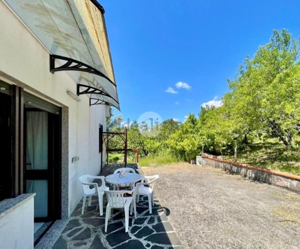 casa indipendente in vendita a Roccagloriosa