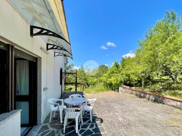 casa indipendente in vendita a Roccagloriosa