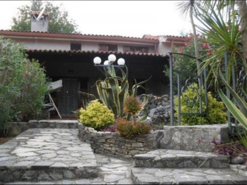 casa indipendente in vendita a Roccagloriosa