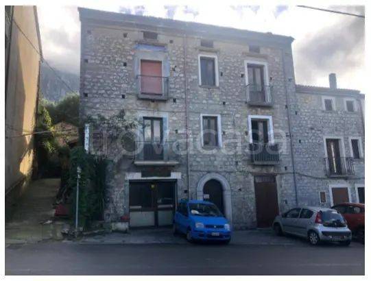 negozio in vendita a Roccagloriosa in zona Acquavena