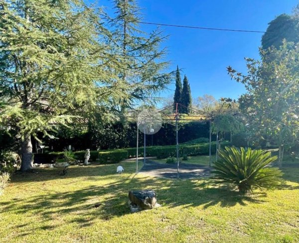 casa indipendente in vendita a Roccagloriosa