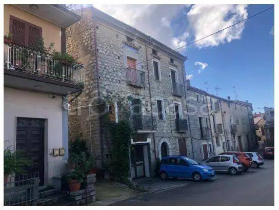 negozio in vendita a Roccagloriosa in zona Acquavena