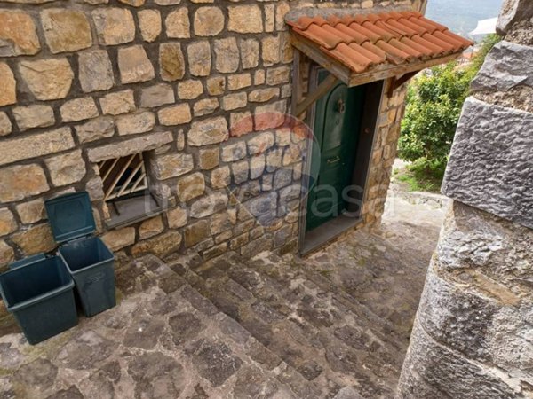 casa indipendente in vendita a Roccagloriosa