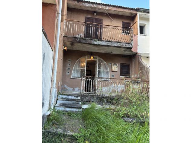 casa indipendente in vendita a Roccagloriosa