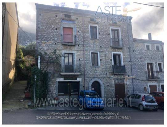 negozio in vendita a Roccagloriosa