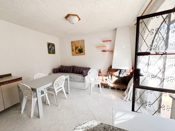 casa indipendente in vendita a Roccagloriosa in zona Acquavena