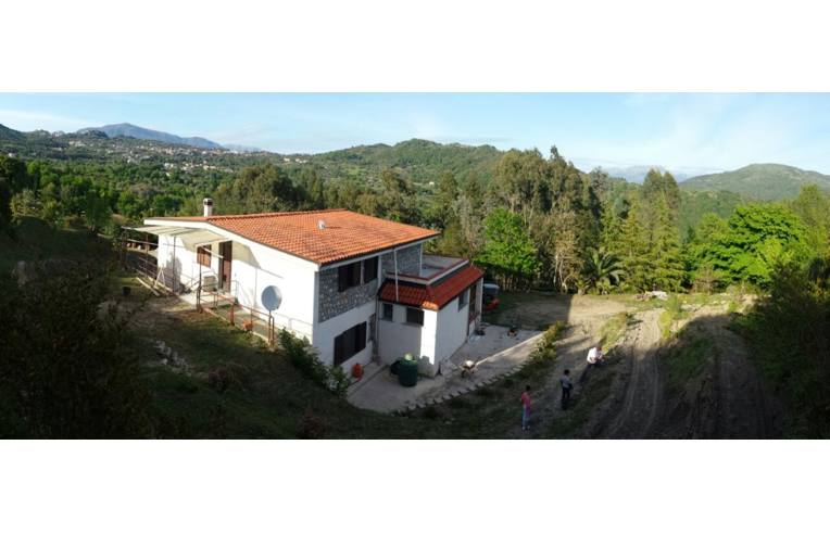 casa indipendente in vendita a Roccagloriosa in zona Acquavena