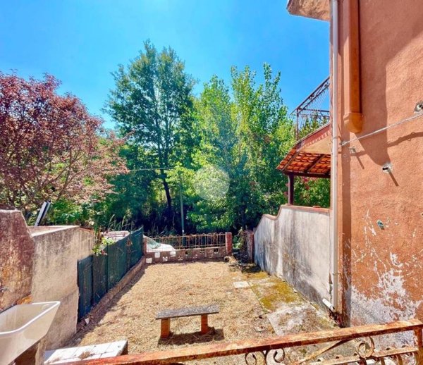 casa indipendente in vendita a Roccagloriosa