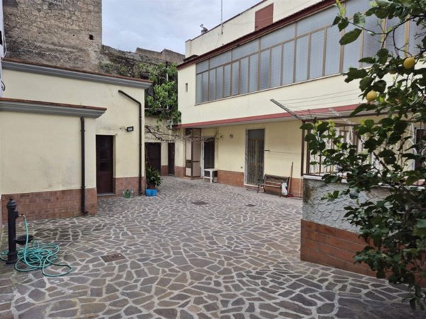 casa semindipendente in vendita a Roccapiemonte