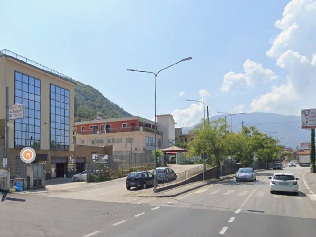 locale commerciale in vendita a Roccapiemonte