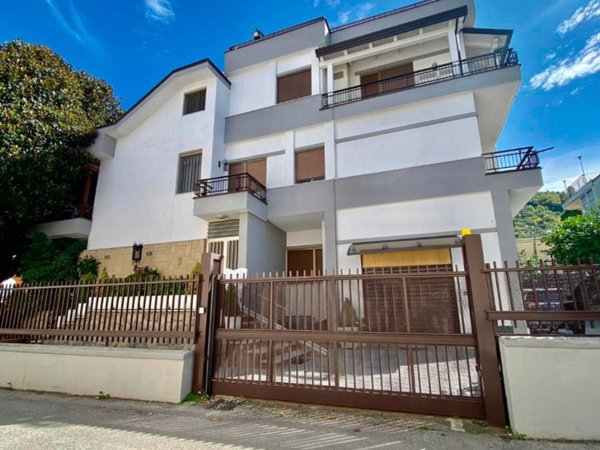 casa indipendente in vendita a Roccapiemonte