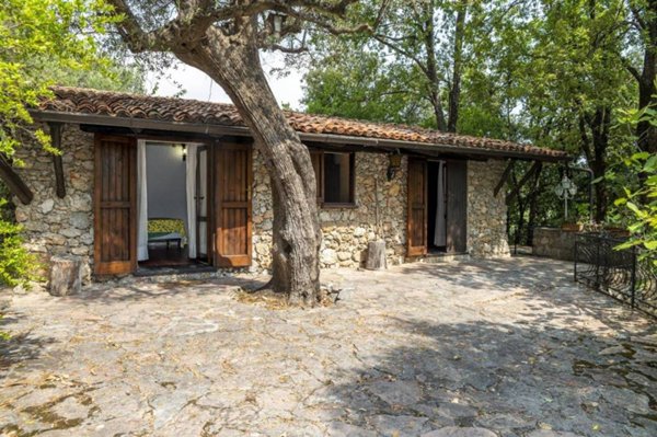casa indipendente in vendita a Rofrano