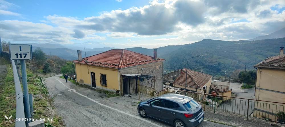 casa indipendente in vendita a Rutino