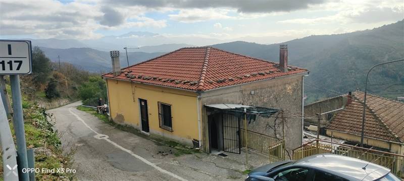 casa indipendente in vendita a Rutino