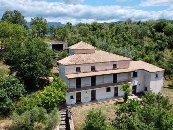 casa indipendente in vendita a Rutino
