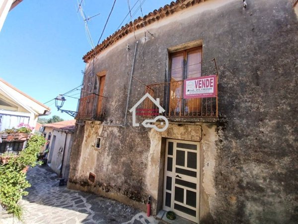 casa indipendente in vendita a Rutino