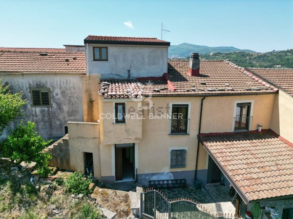 casa indipendente in vendita a Rutino