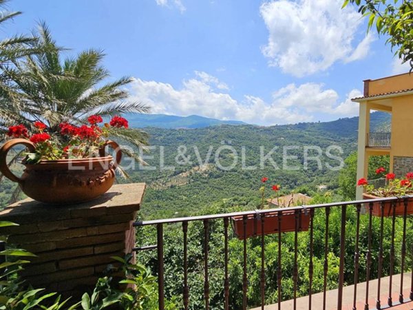 casa indipendente in vendita a Rutino