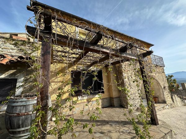 casa indipendente in vendita a Rutino