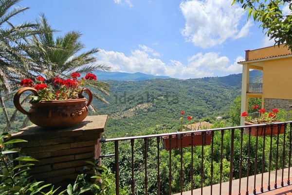 casa indipendente in vendita a Rutino