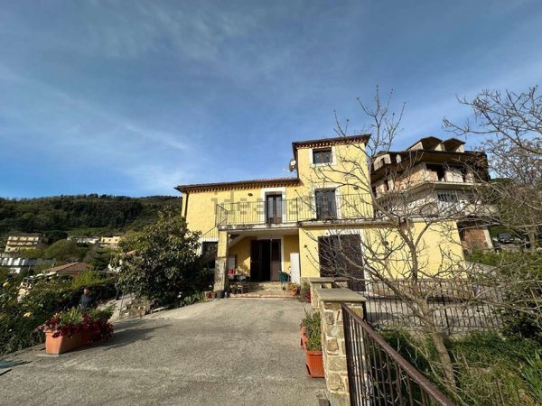 casa indipendente in vendita a Rutino