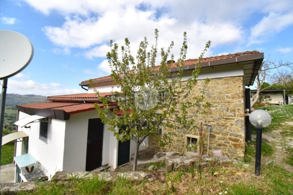 casa indipendente in vendita a Rutino