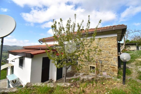 casa indipendente in vendita a Rutino