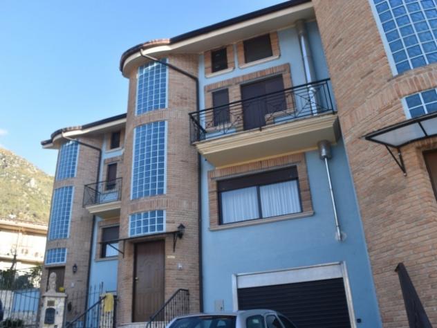 casa indipendente in vendita a Sala Consilina