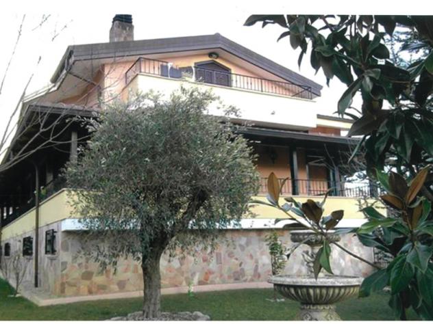 casa indipendente in vendita a Sala Consilina in zona Trinità