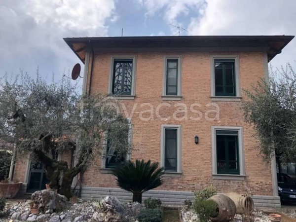 casa indipendente in vendita a Sala Consilina