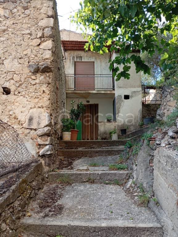 casa indipendente in vendita a Sala Consilina