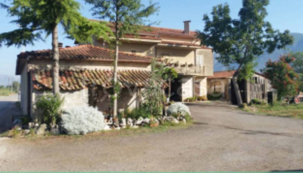 locale commerciale in vendita a Sala Consilina