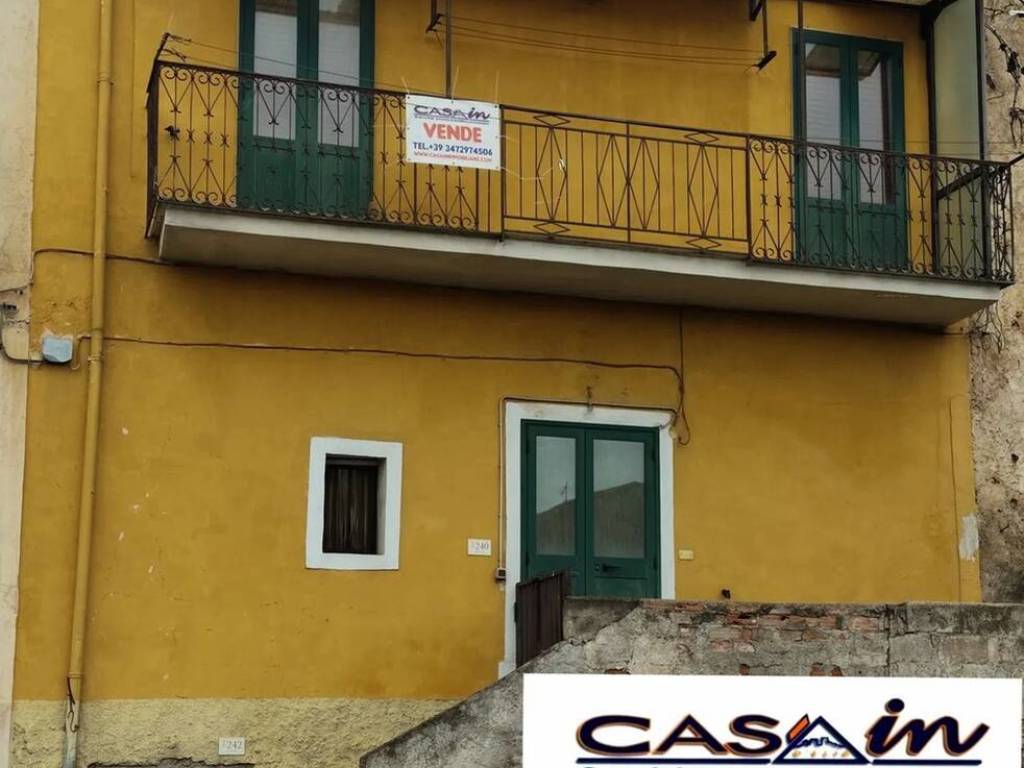 casa indipendente in vendita a Sala Consilina